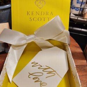 Kendra Scott authentic NWT Gift Box with Ribbon and tag